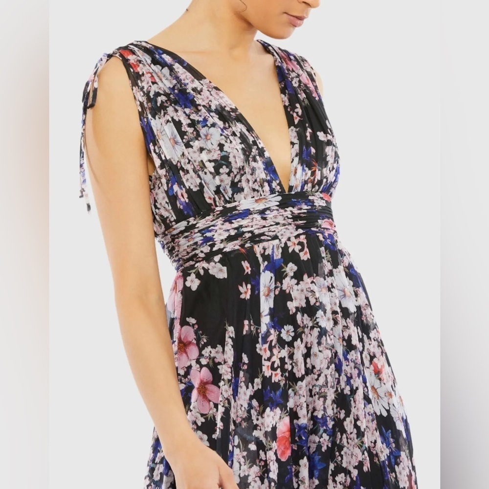 NWT Mac Duggal Size 4 Black Floral Tie Shoulder Chiffon V-Neck Maxi Dress Gown - Picture 3 of 11